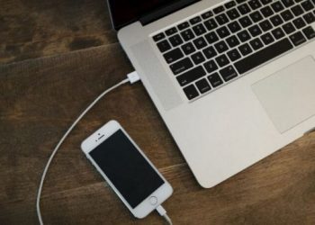 Способы подключения iPhone к компьютеру по кабелю и без