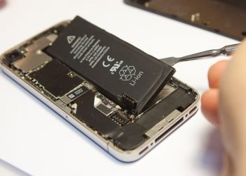Правильная замена аккумулятора на iPhone 4/4S